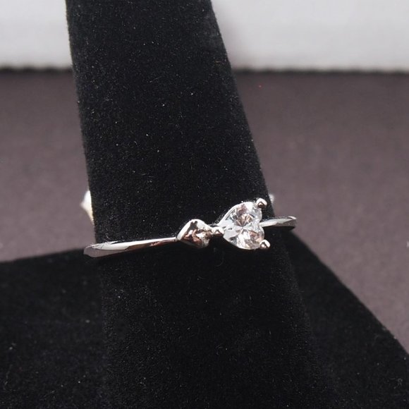 Petite Heart Shaped.925 Sterling Silver & Heart Shaped Cubic Zirconia Ring! - Picture 5 of 5